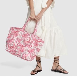 Lilly Pulitzer Palm Beach Tote Cameo White Kiss Kiss + Goop NEW Tags